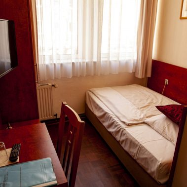 Ein Bild eines Zimmers im Rheinblick Hotel.